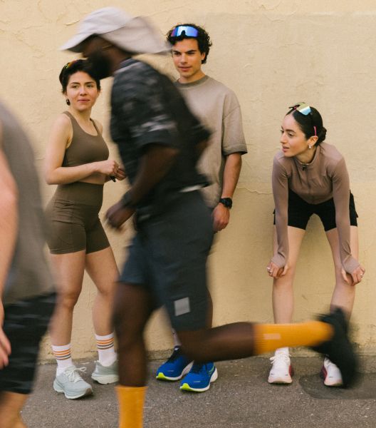 Une paire de Saucony Hurricane 25 bleues.